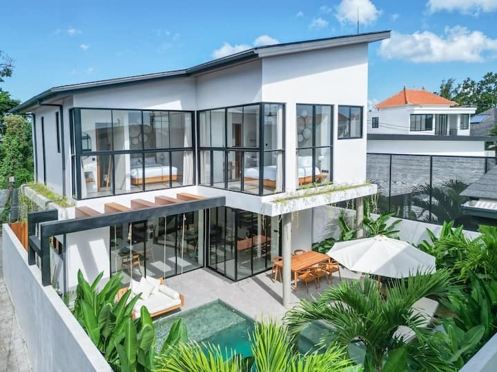 Villa image 1
