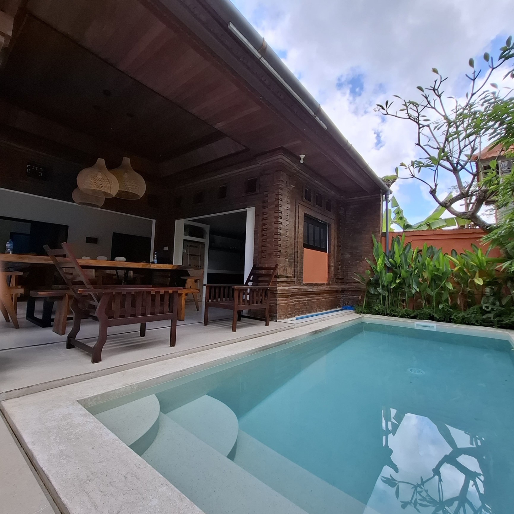 Spacious Master Bedroom with Rice field view, Ubud