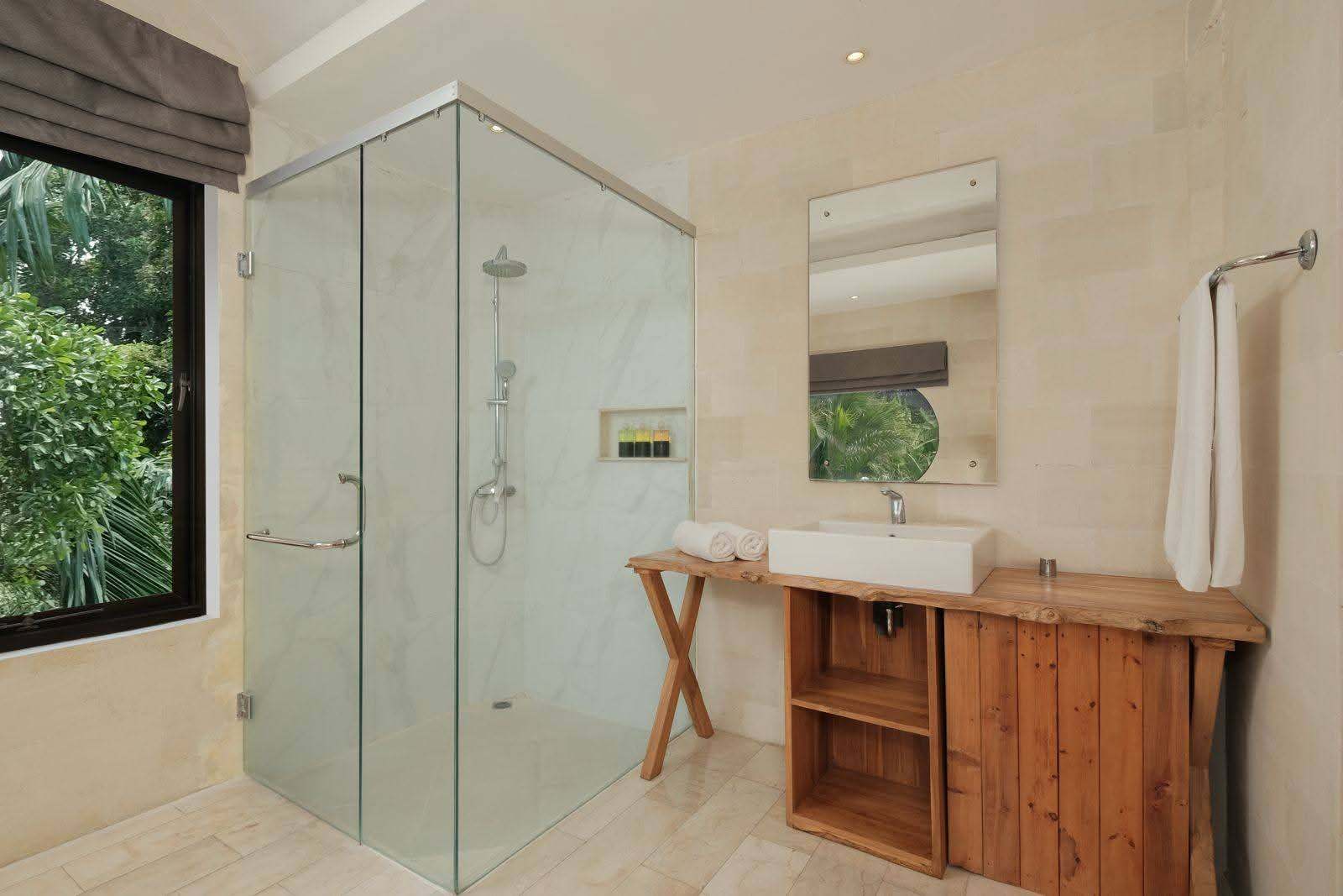 4 BEDROOMS VILLA RIVERSIDE