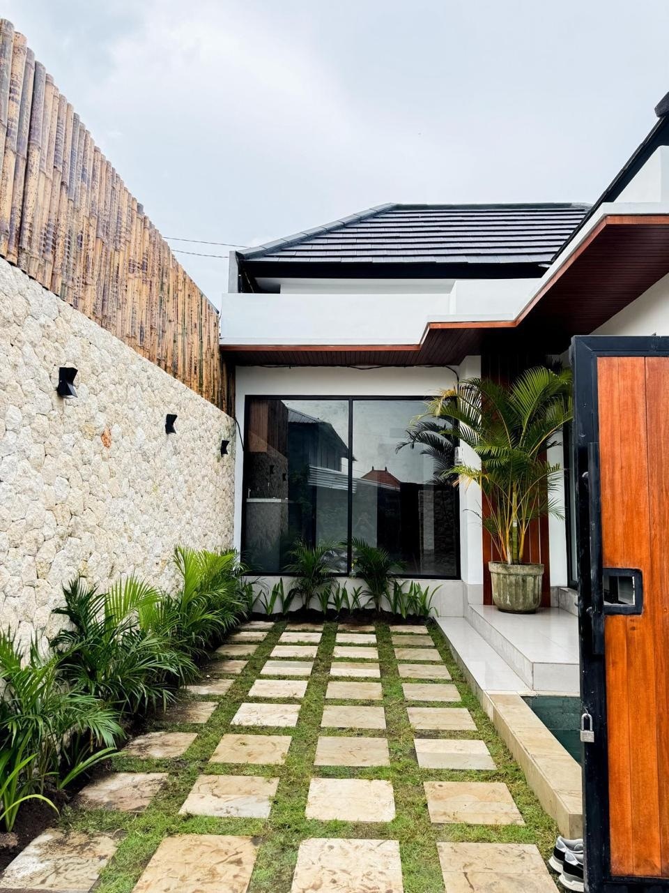 Villa image 1