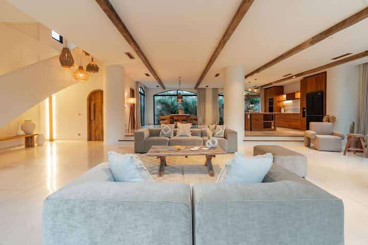 Villa image 2