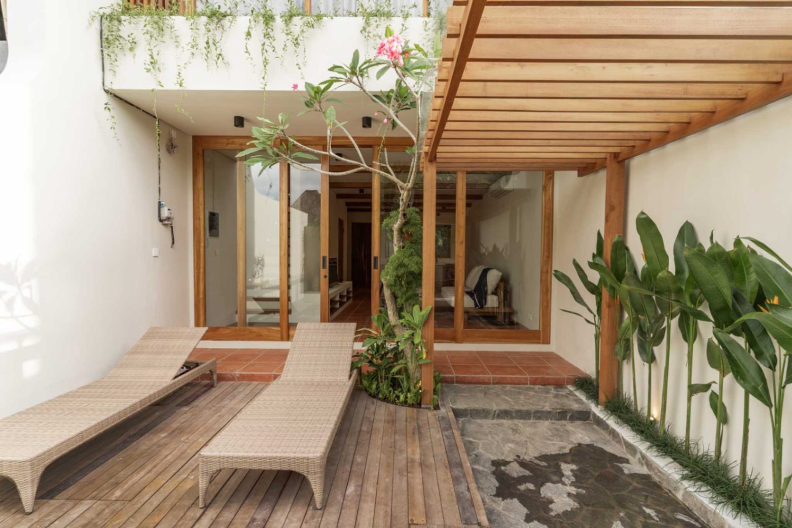 Villa image 2