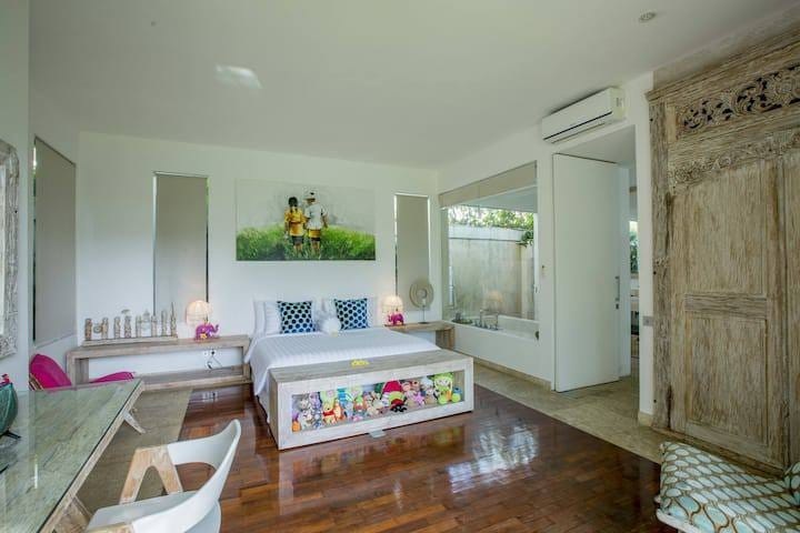 Villa image 2