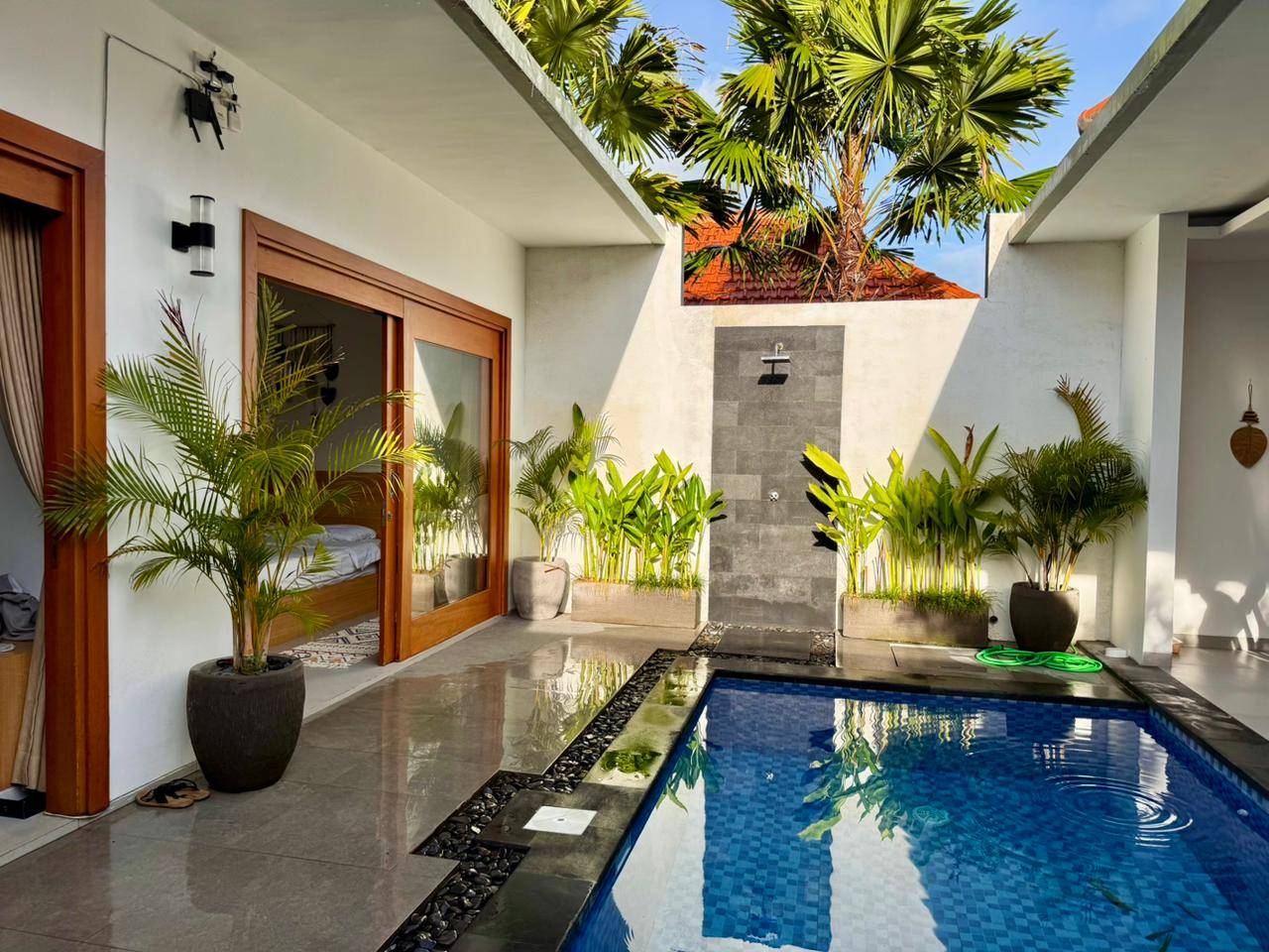 Villa image 1