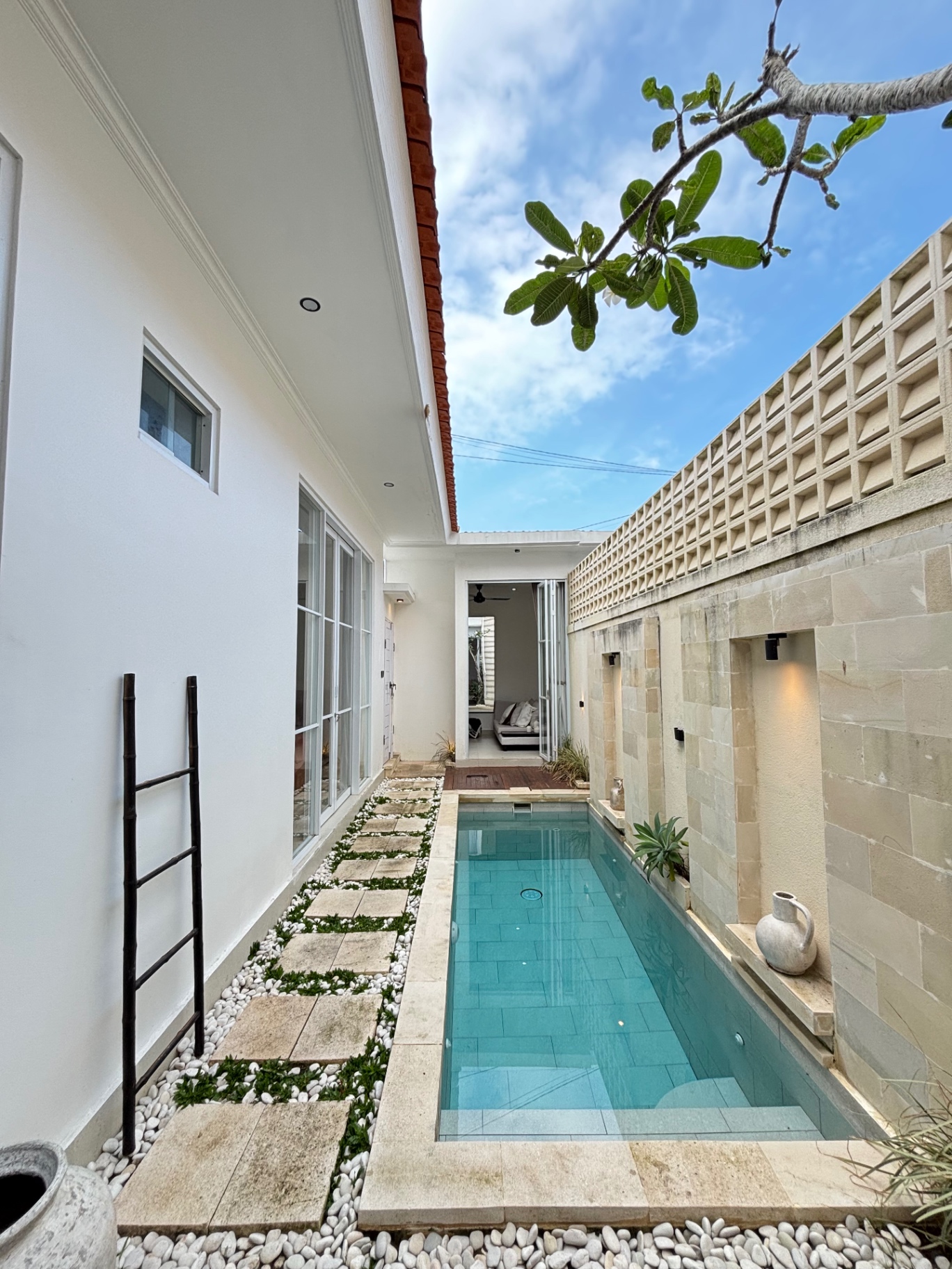 Villa image 1