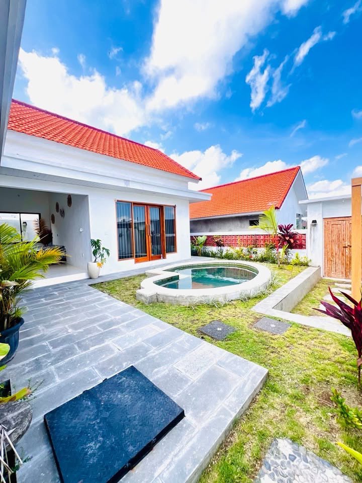 2 Bedrooms Villa in Pererenan for Yearly Rent