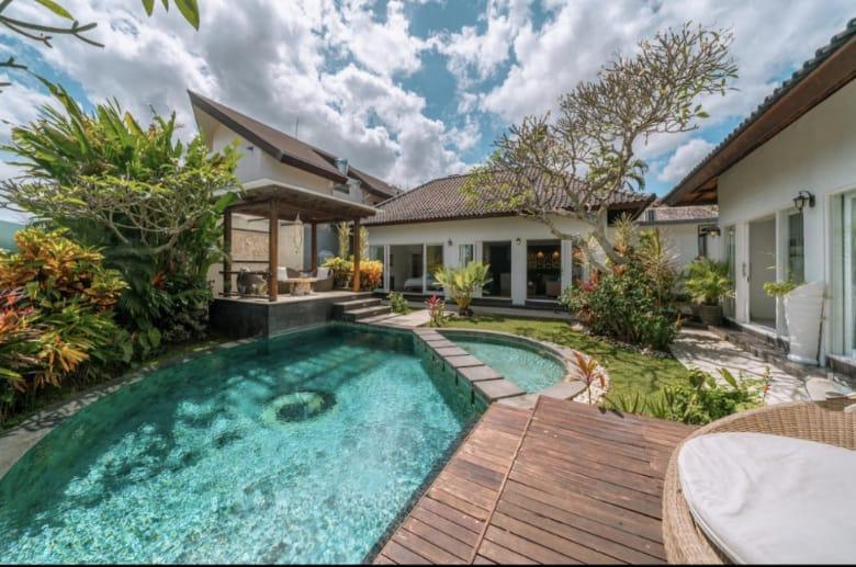 Villa For Rent 3 Bed In Berawa,Tibubeneng Bali SF-3199
