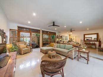 Villa image 2