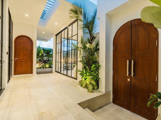 Villa image 2