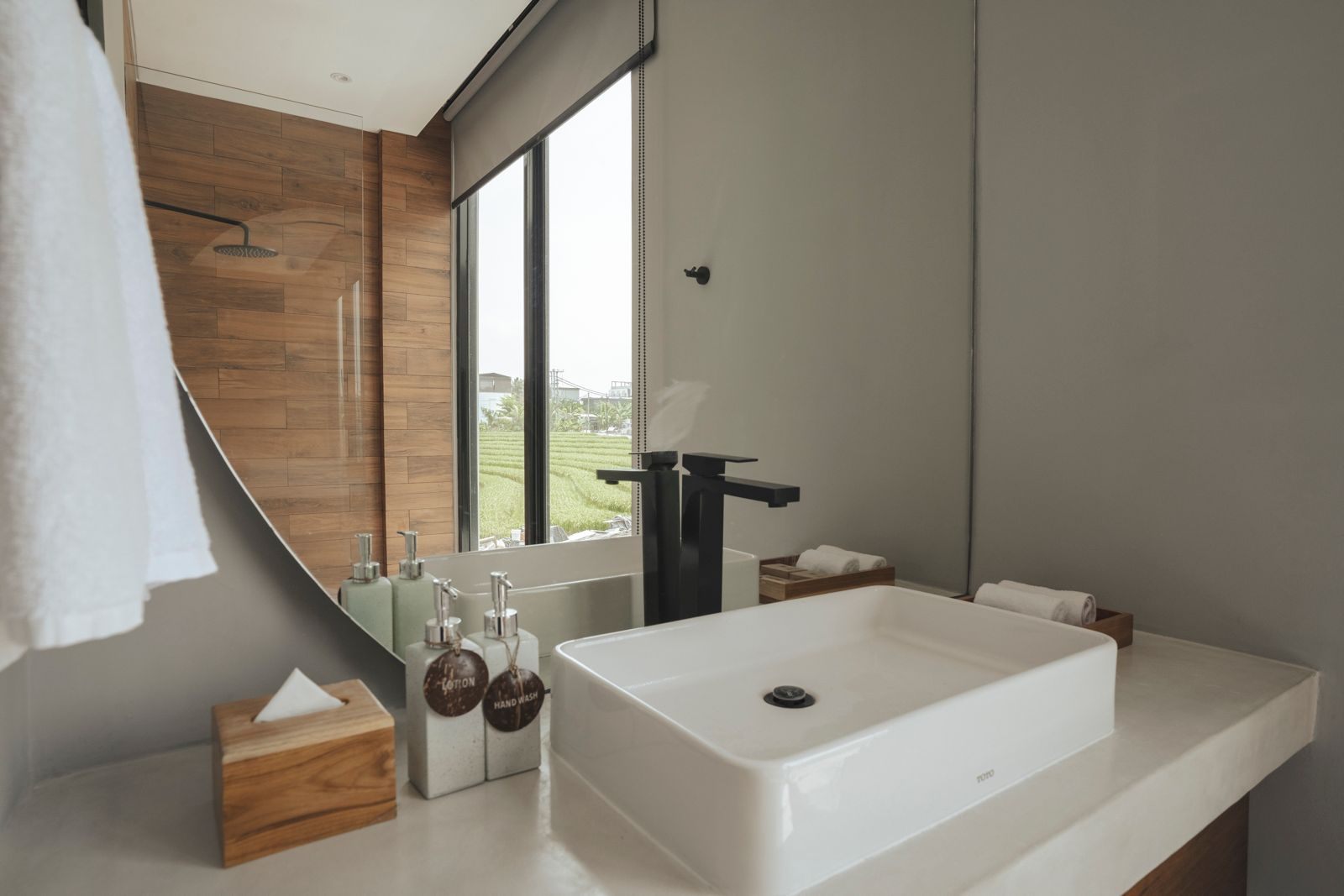 LUXURY 4BDR VILLA FOR MONTLY RENTAL IN PERERENAN