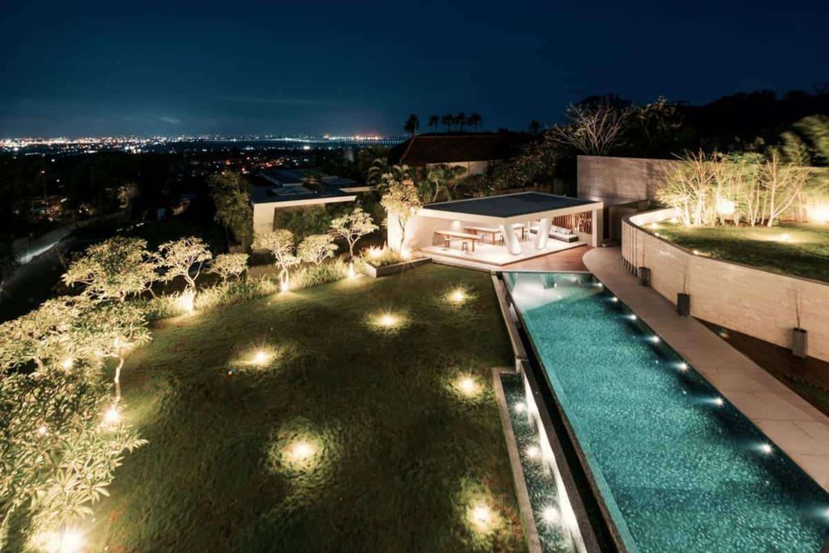 Villa image 1