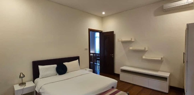 Villa image 2