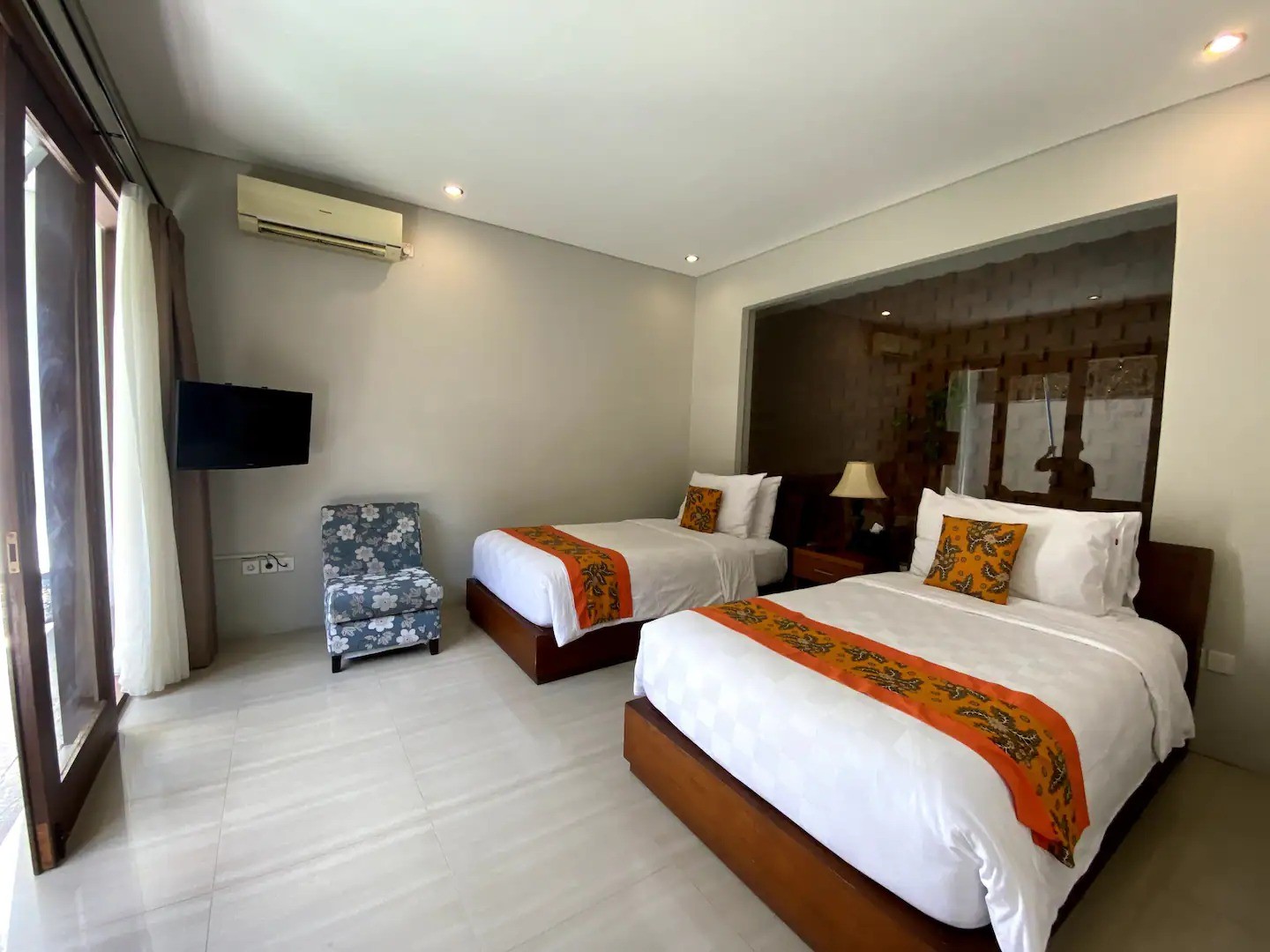 Villa image 2