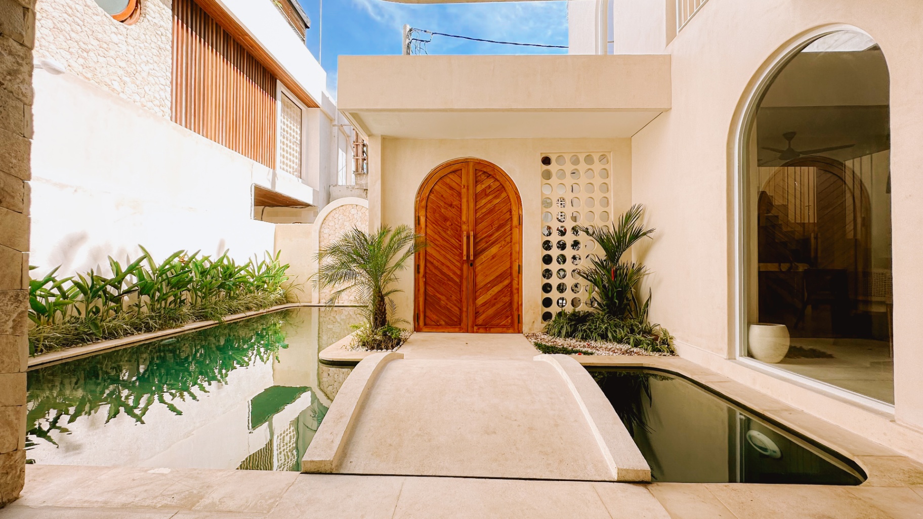 2BR Mediterranean Villa w/ Rooftop Patio
