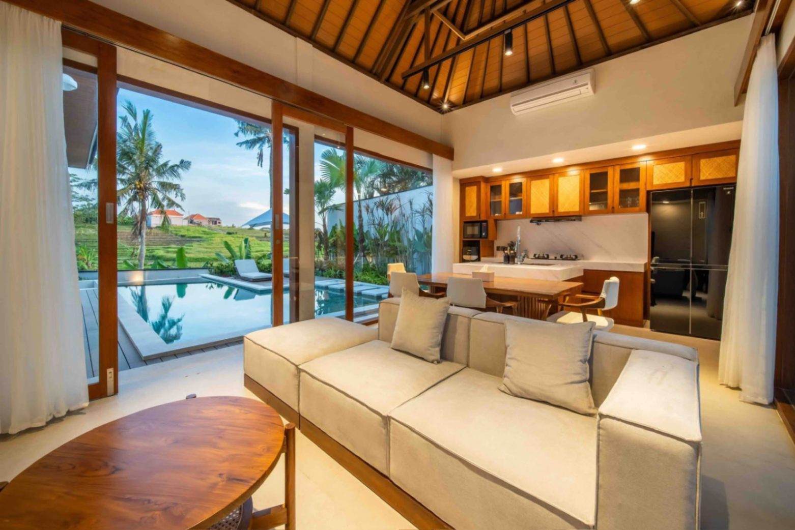 Villa image 2