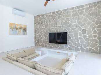 Villa image 2