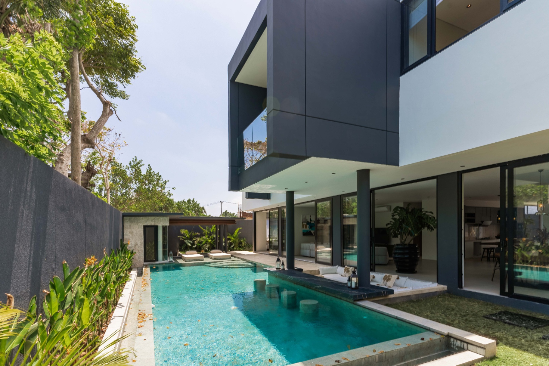 Villa image 1