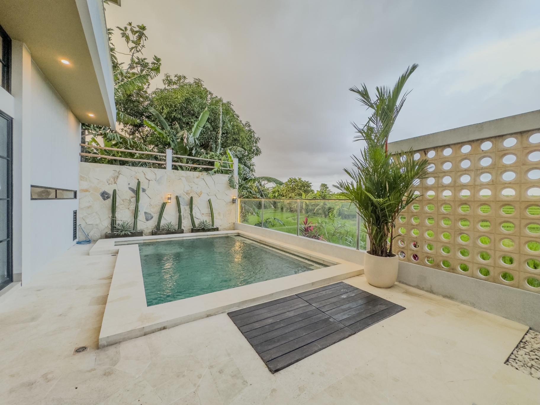 Villa image 1