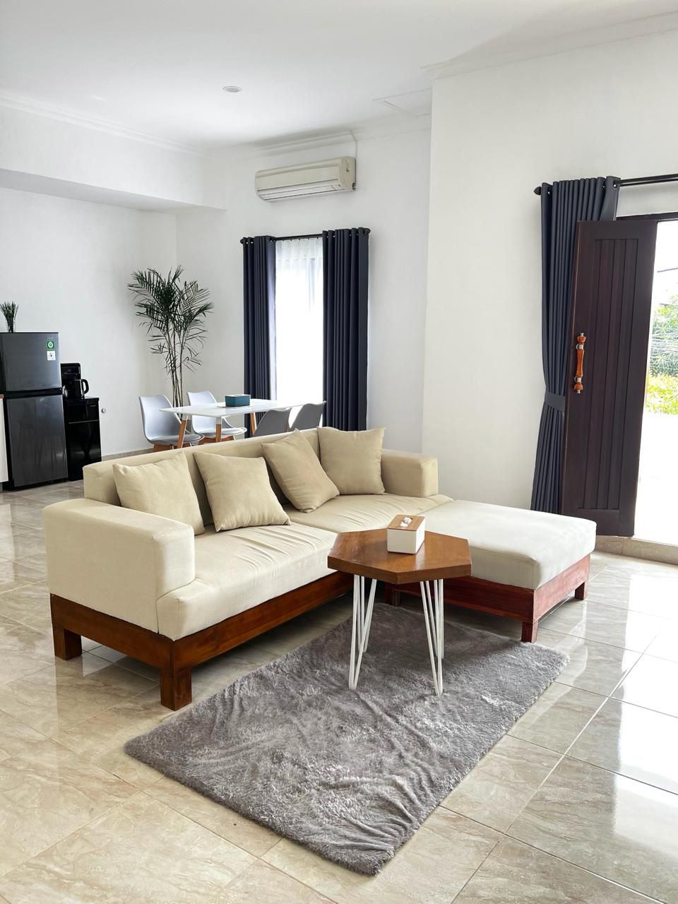 Villa image 1