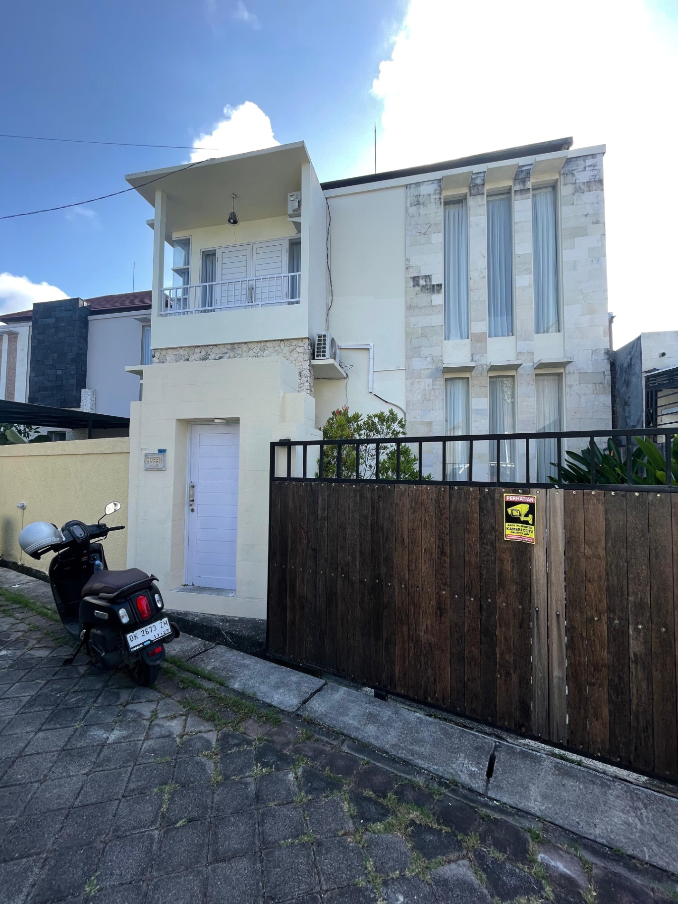 Villa image 1