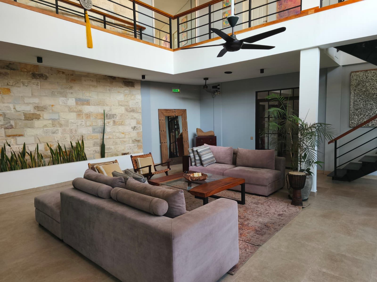 Villa image 1