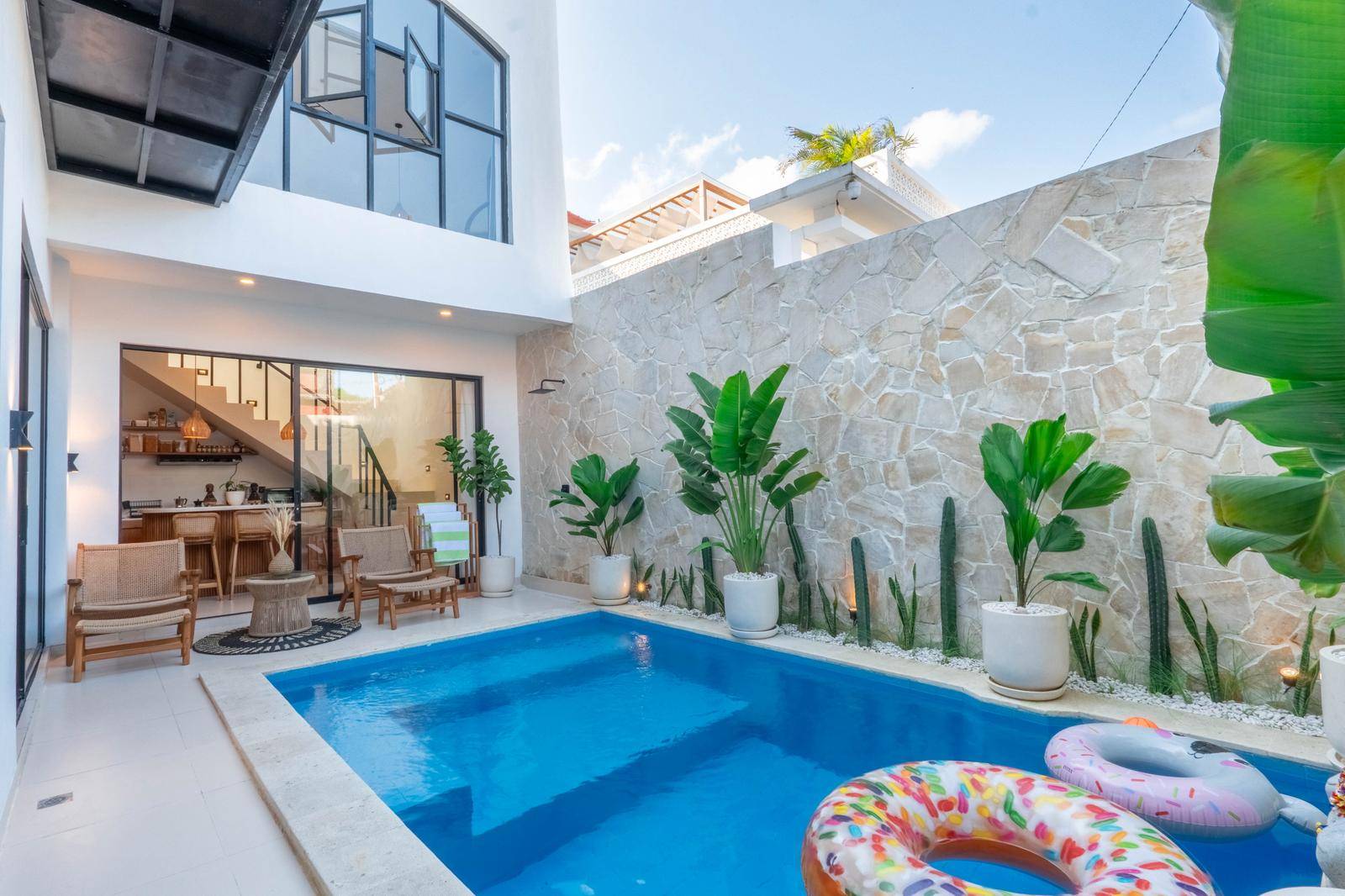 Villa image 1