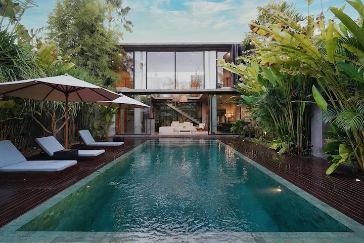 Villa image 1