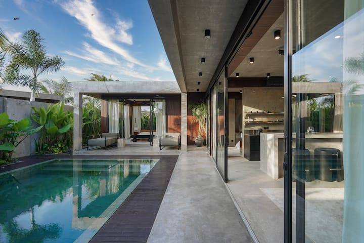 Villa image 1