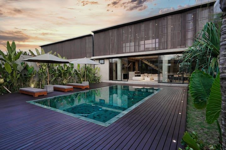 Villa image 2