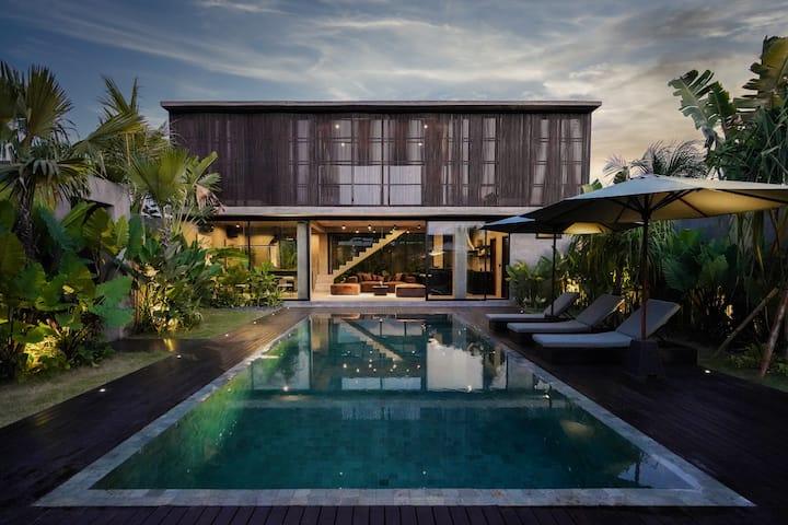 Villa image 1