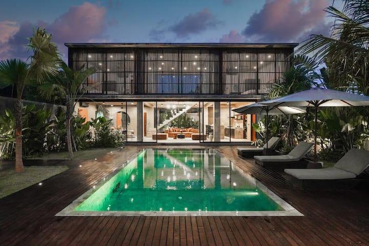 Villa image 1