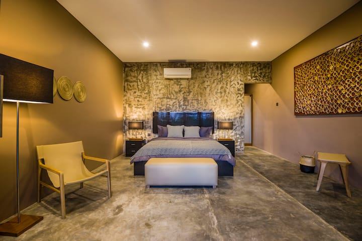 Villa image 2