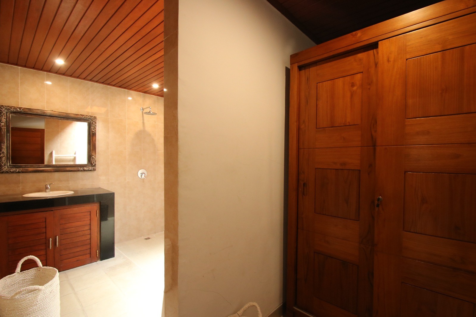 Villa image 2