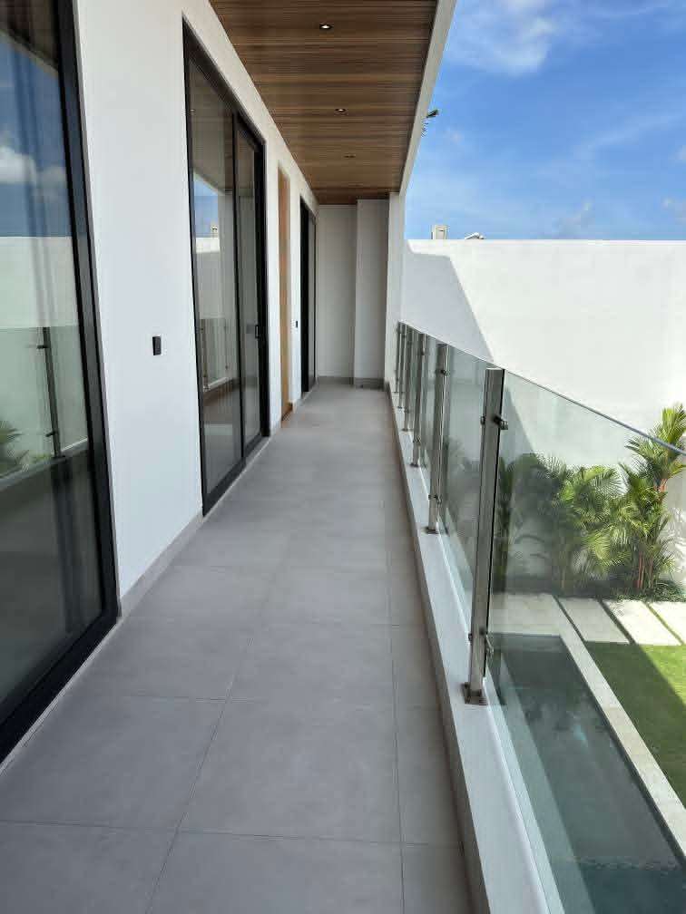 Villa image 2
