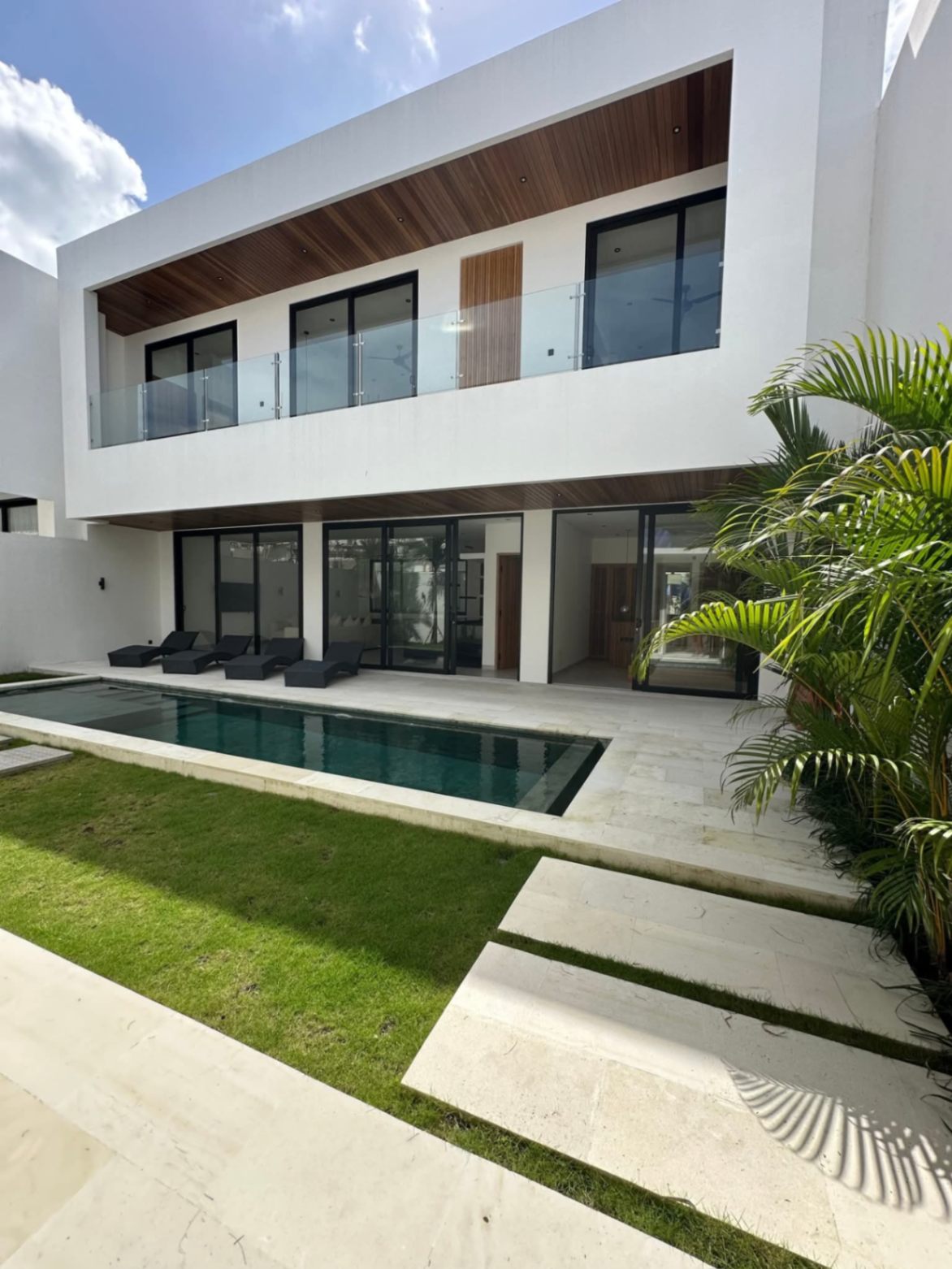 Villa image 1