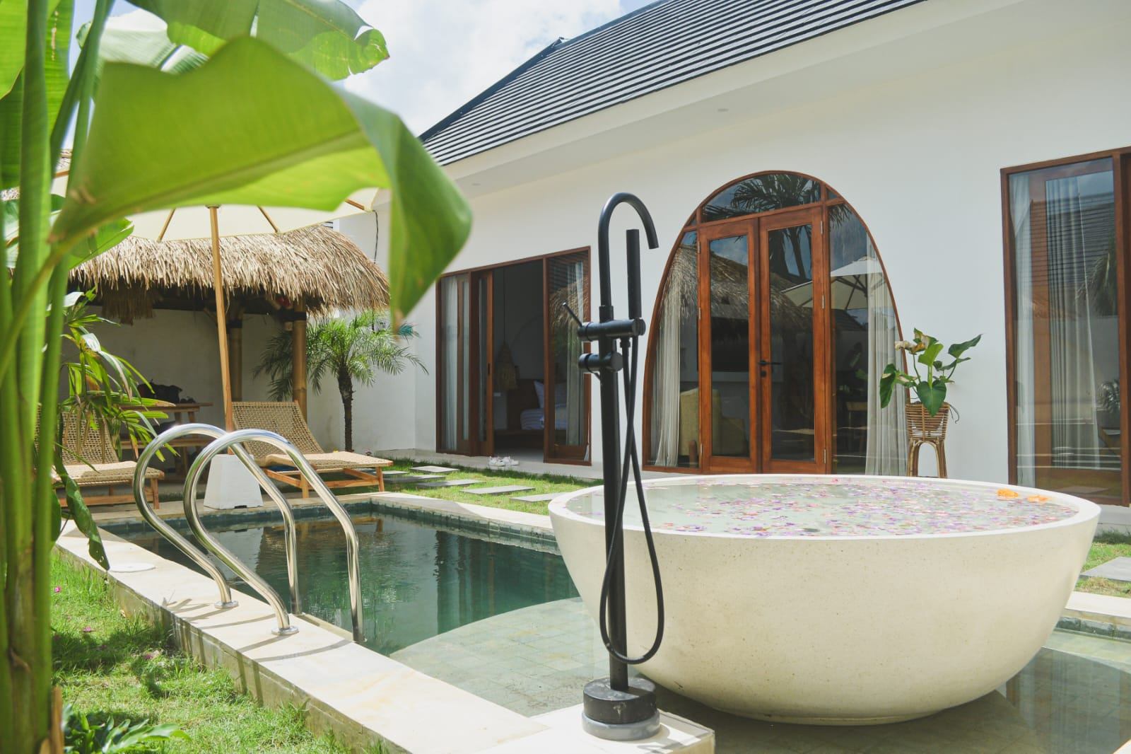 Villa image 1