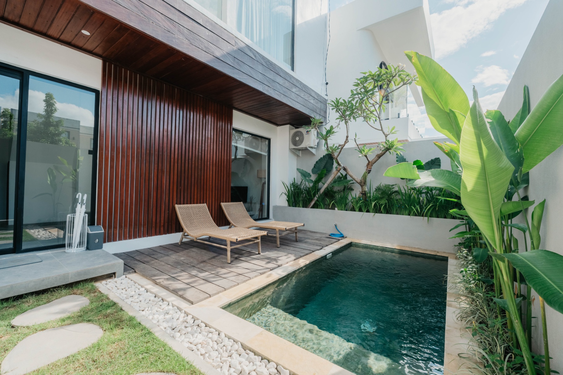 Villa image 1