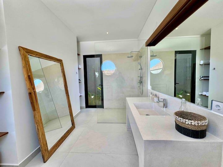 Villa image 2