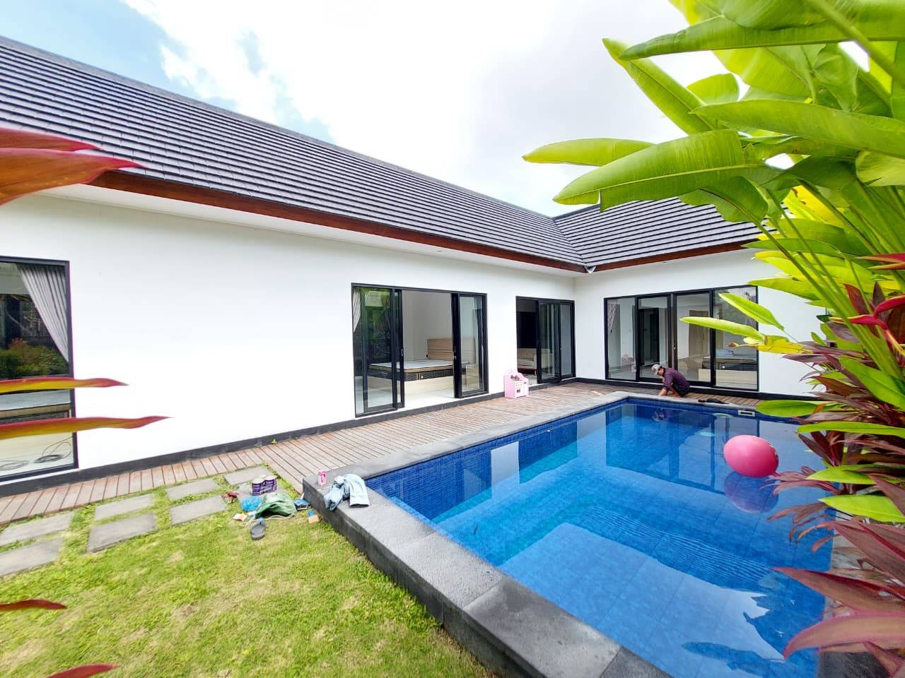 Villa image 1