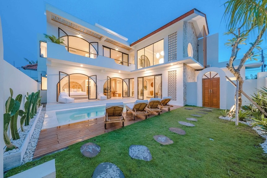 Villa image 1