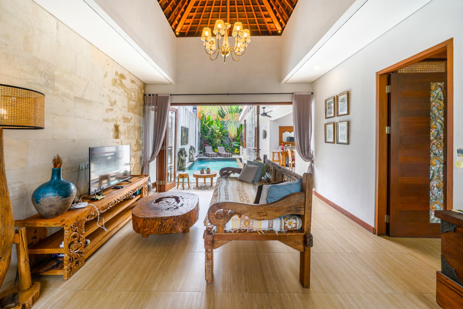 Villa image 1