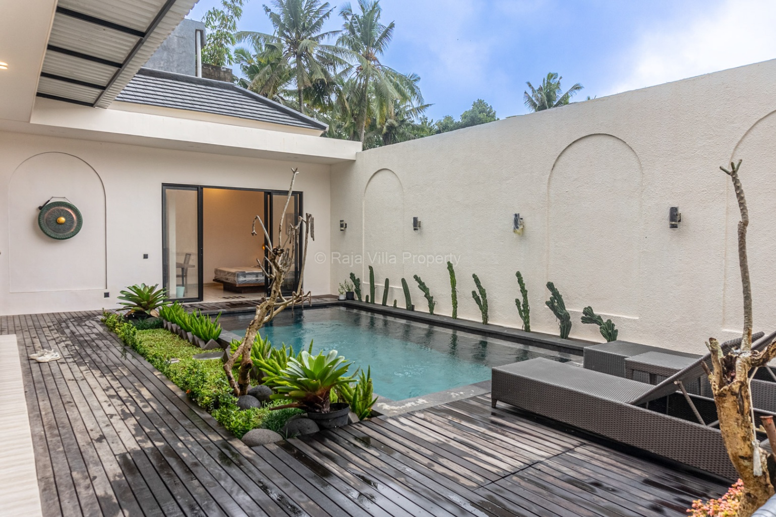 Villa image 1