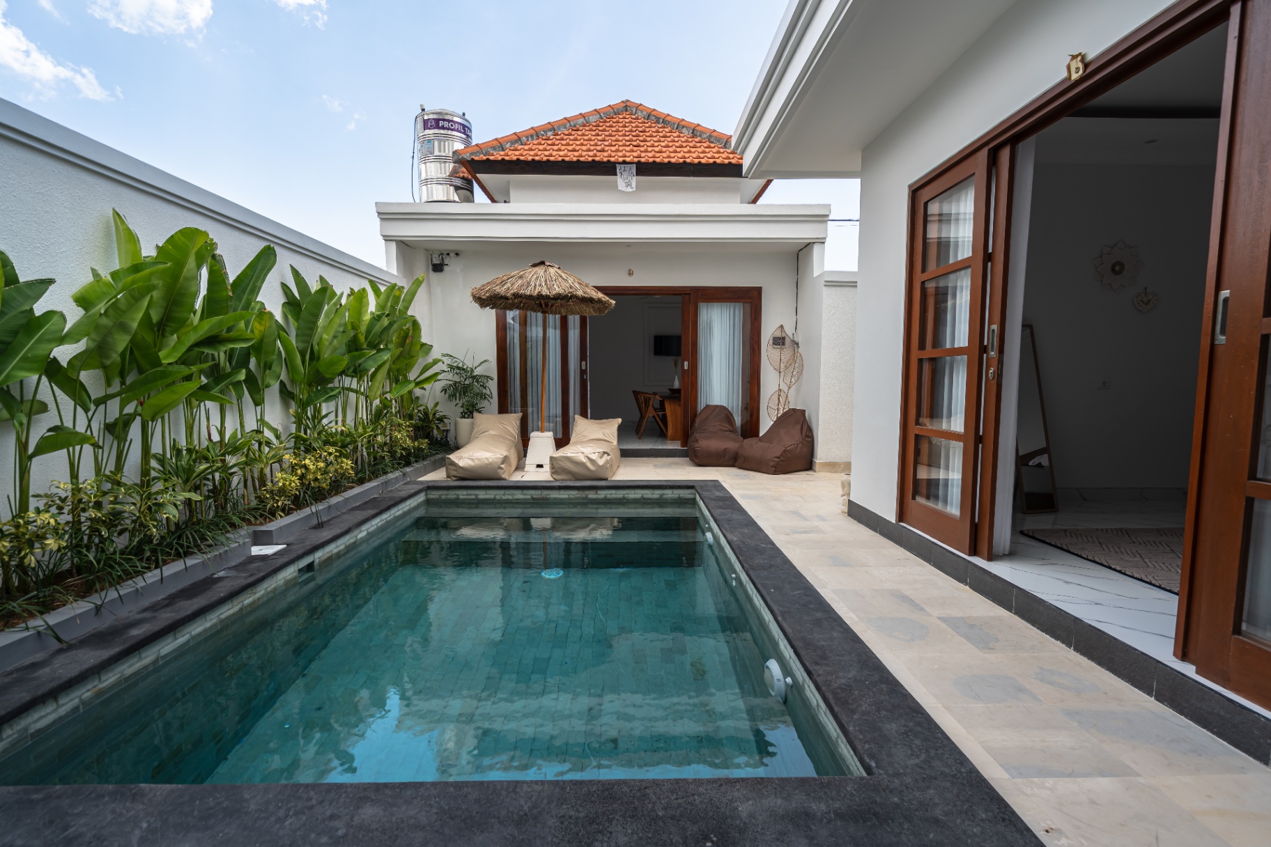 Villa image 1