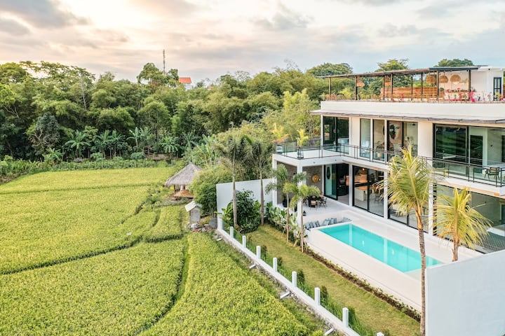 Villa image 1