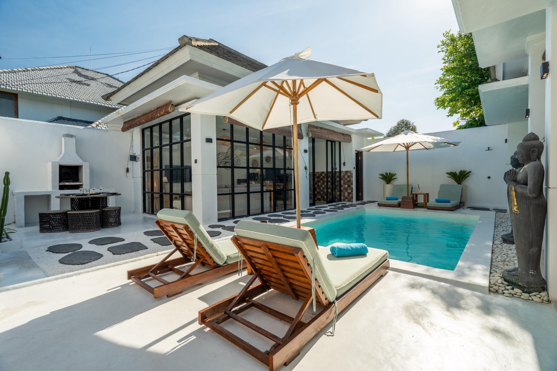 Villa image 1