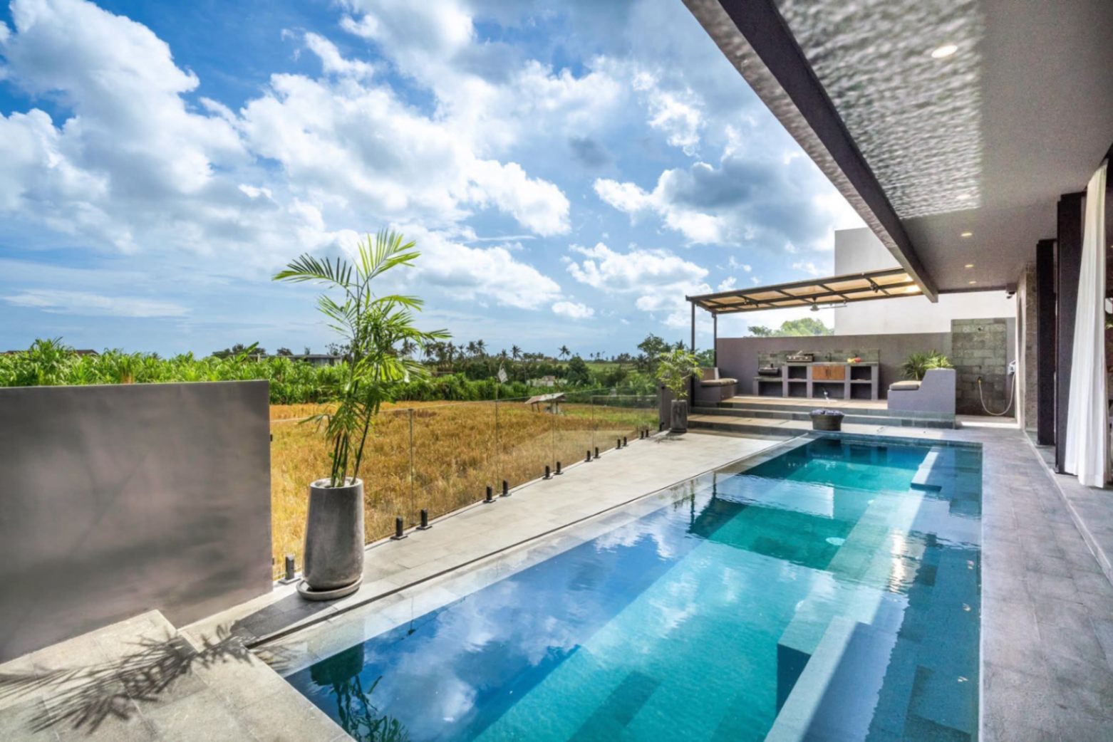 Villa image 1