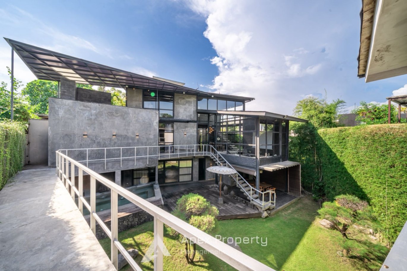 Villa image 1