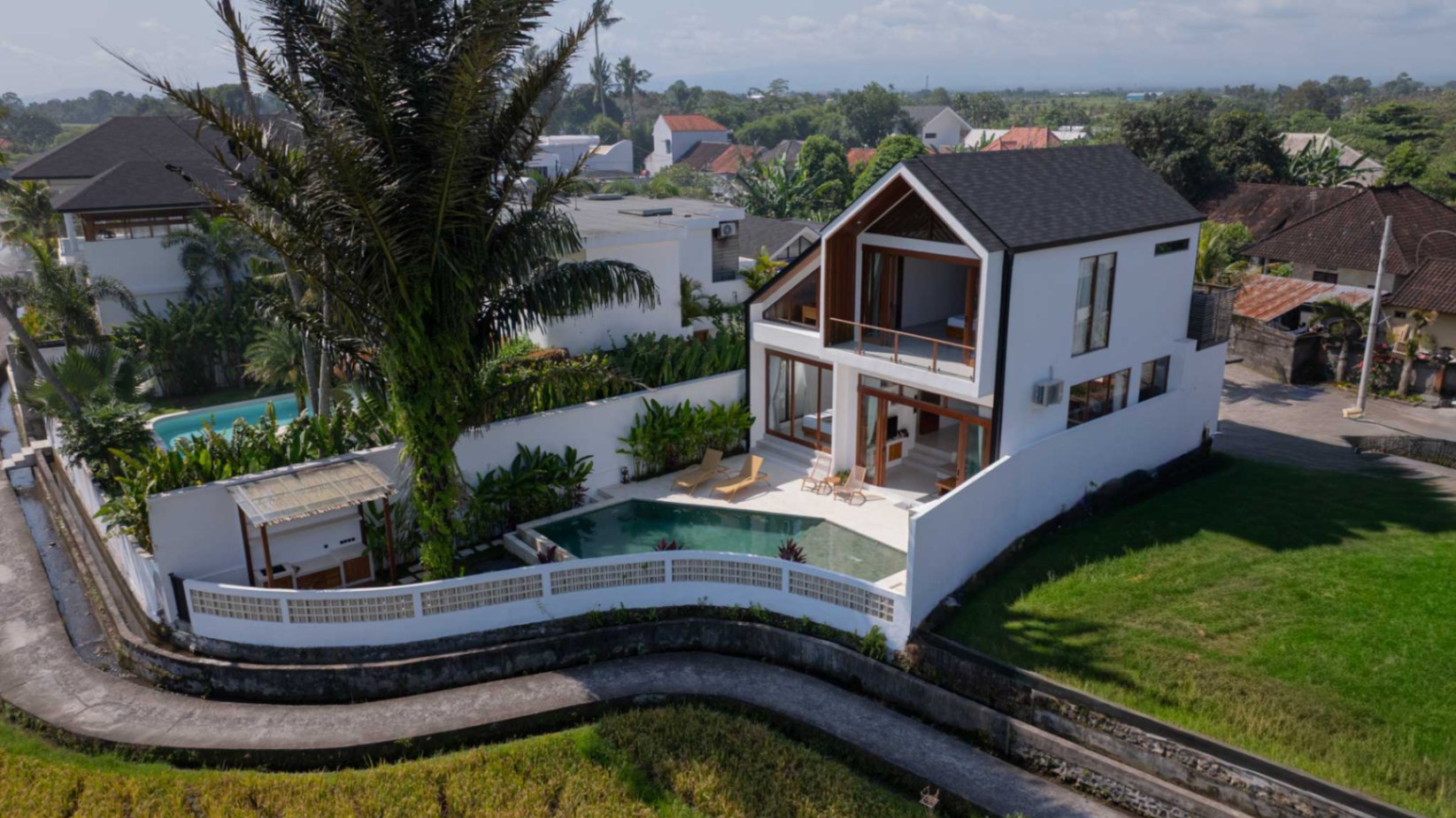 Villa image 1