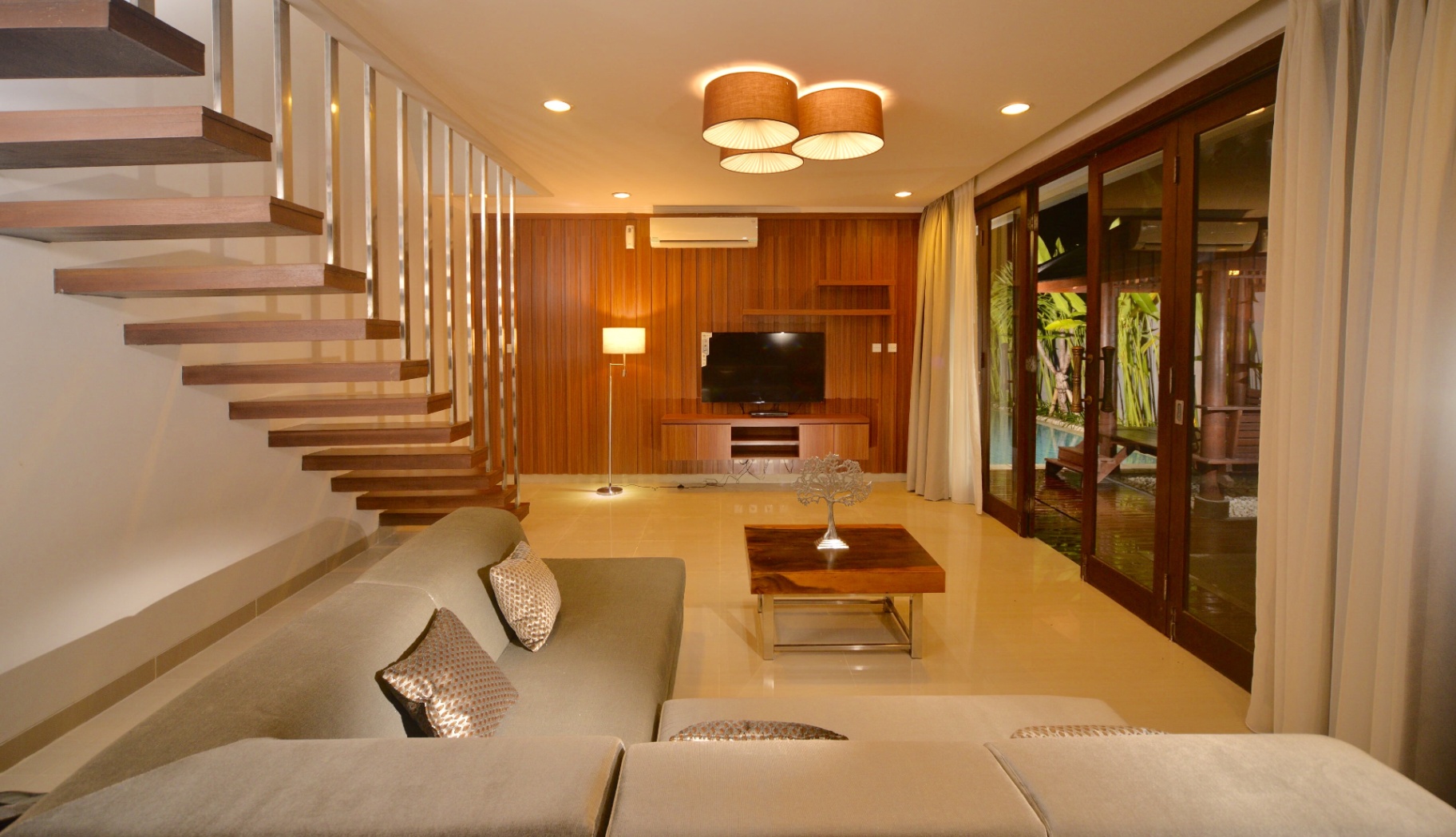 Villa image 1