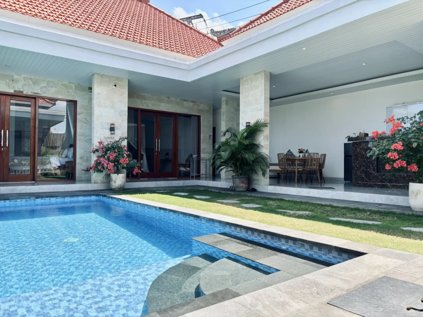 Villa image 1